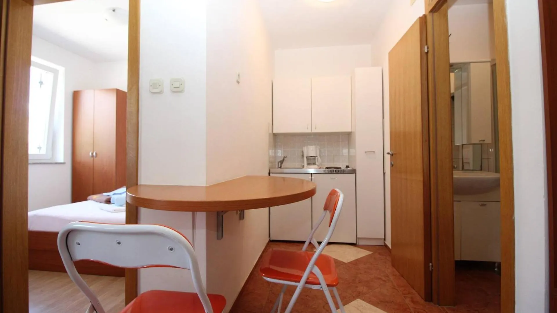 Apartment Djikic Baska  0*, Baska (Krk) Croatia