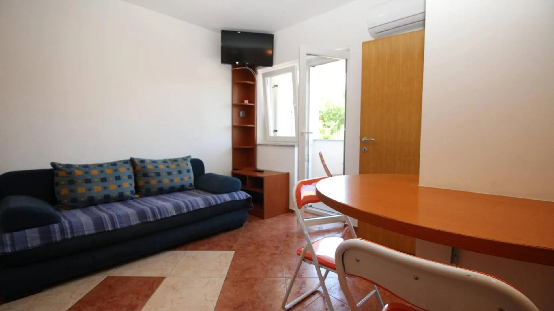 Apartment Djikic Baska  Croatia