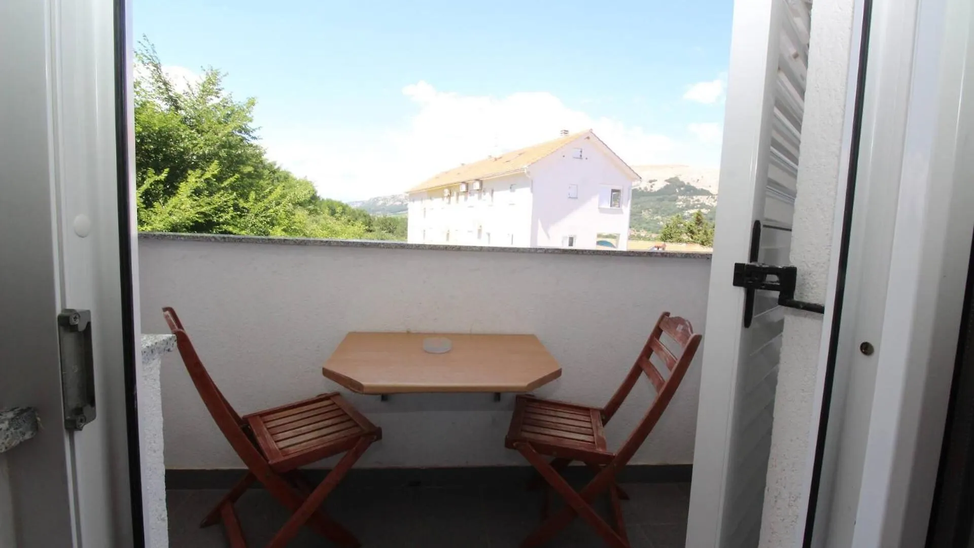 Apartment Djikic Baska  Croatia