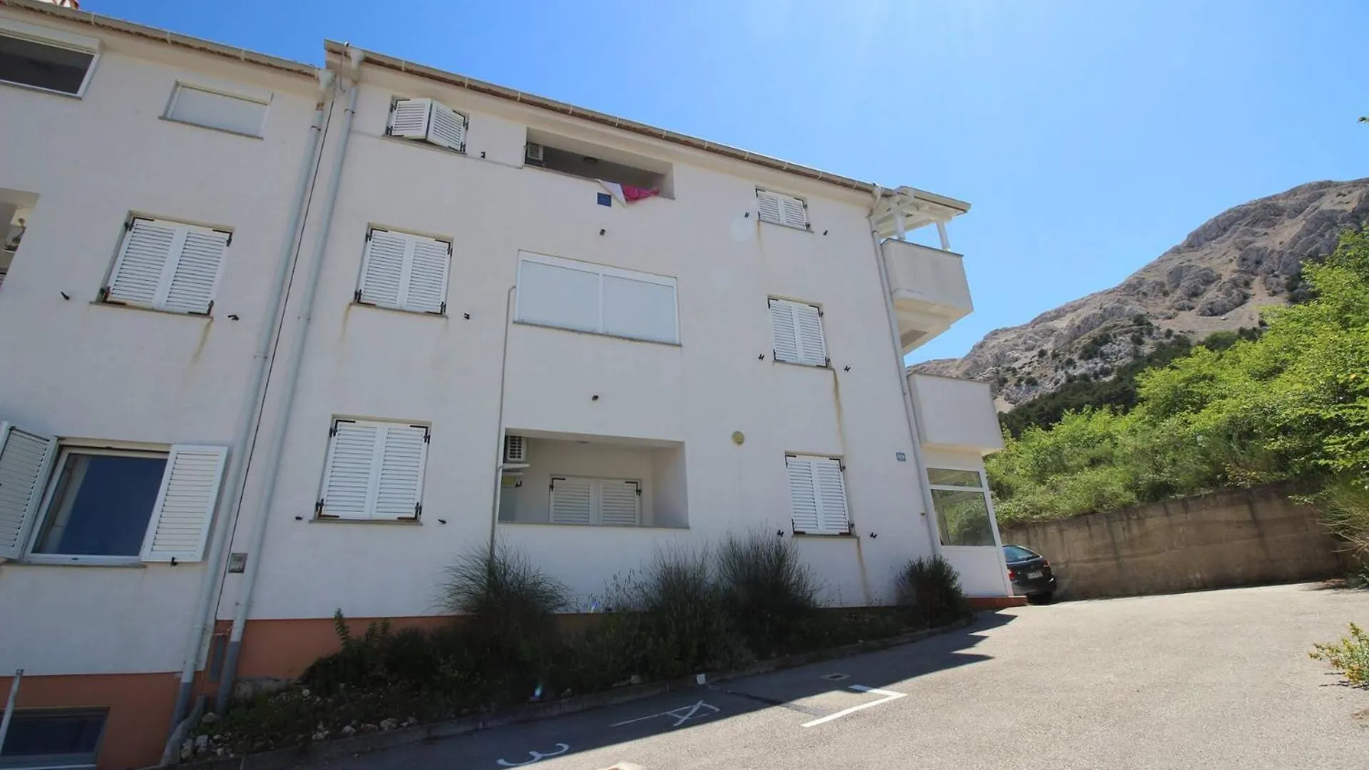 Apartment Djikic Baska  Croatia