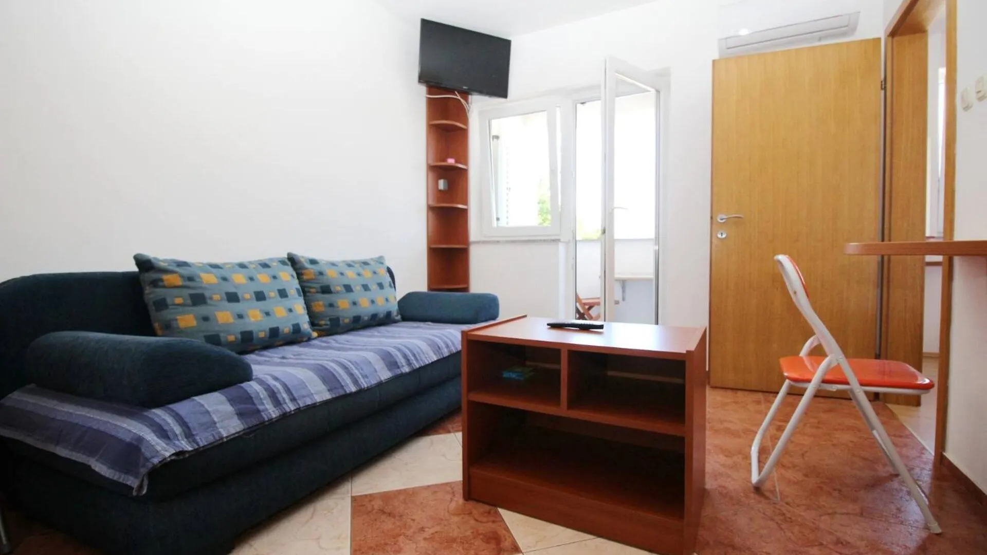 Apartment Djikic Baska